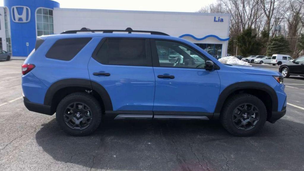 new 2025 Honda Pilot car, priced at $51,350