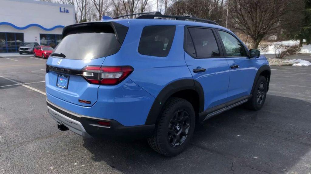 new 2025 Honda Pilot car, priced at $51,350