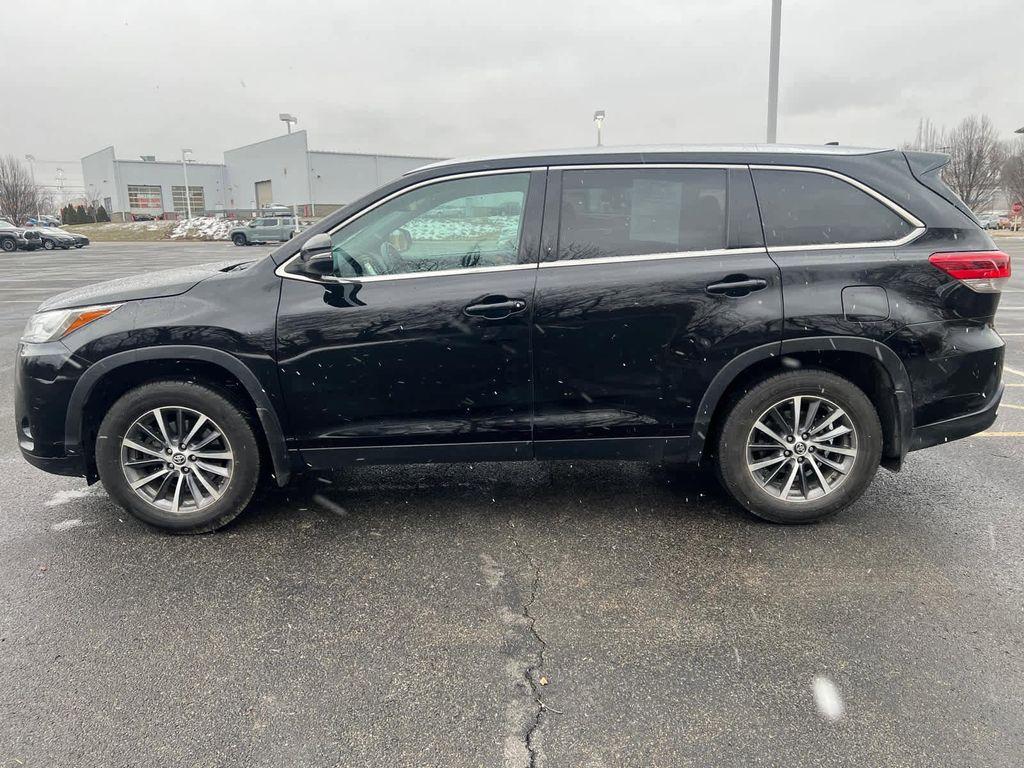 used 2019 Toyota Highlander car, priced at $18,448