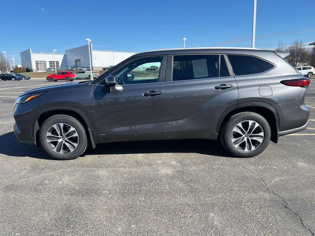 used 2023 Toyota Highlander Hybrid car, priced at $38,992