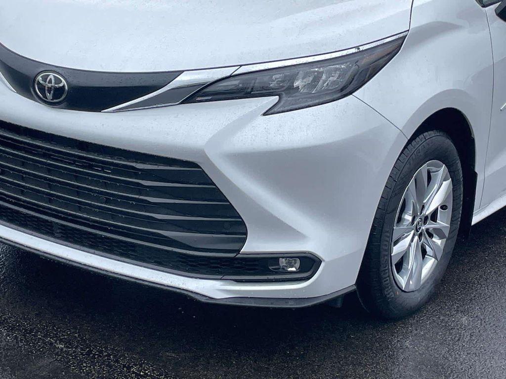 new 2026 Toyota Sienna car, priced at $51,695