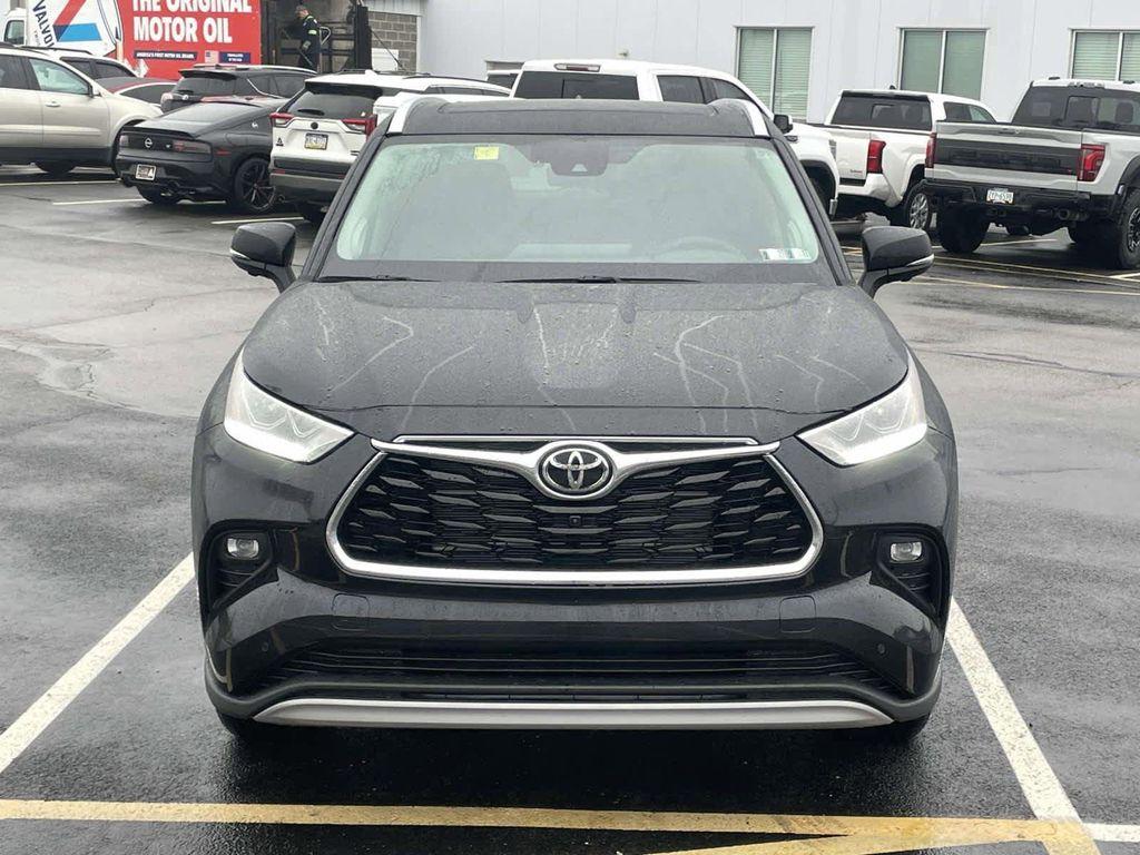 new 2026 Toyota Highlander Hybrid car, priced at $57,877