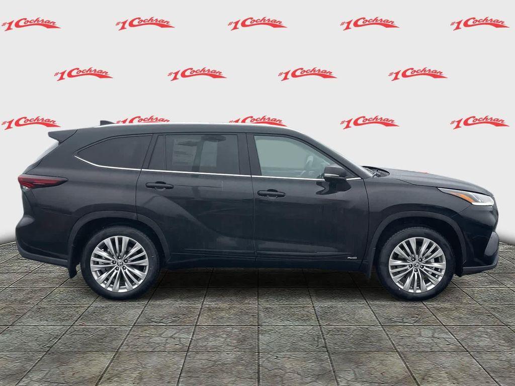 new 2026 Toyota Highlander Hybrid car, priced at $57,877