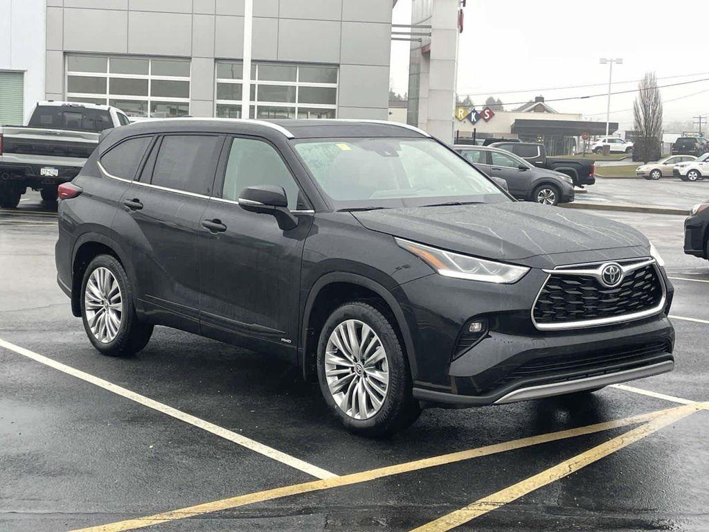 new 2026 Toyota Highlander Hybrid car, priced at $57,877