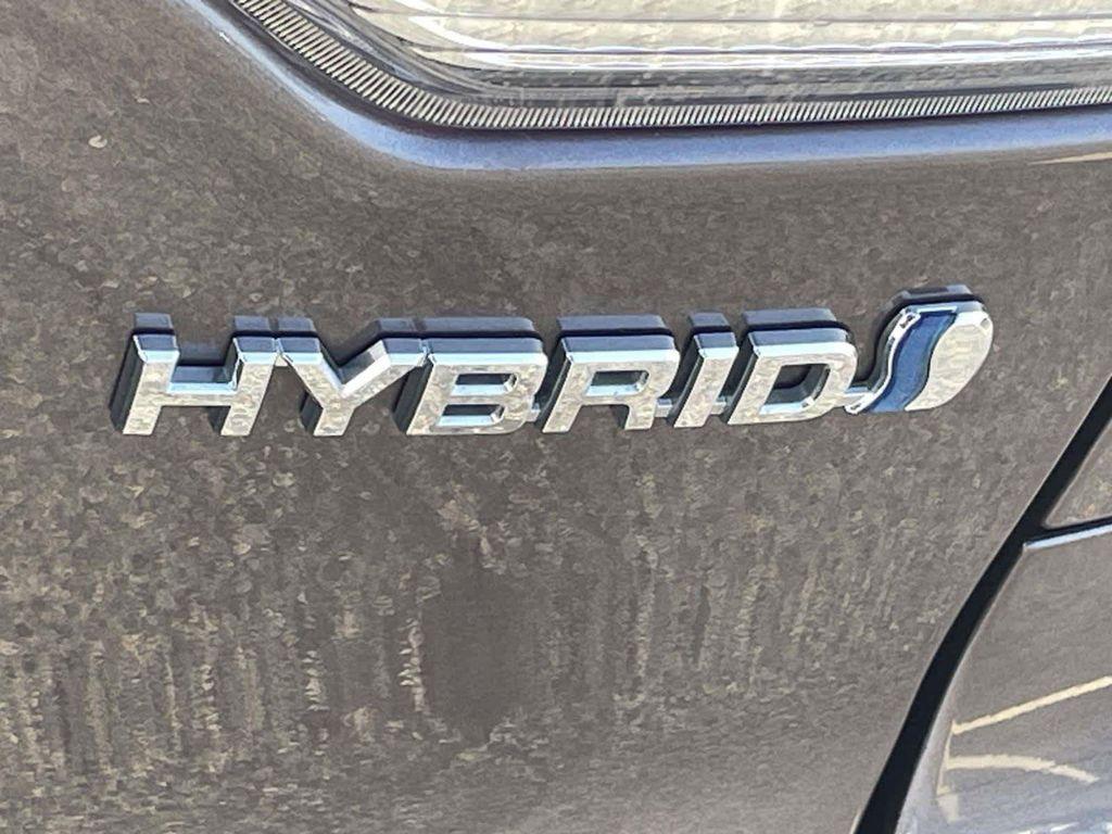 used 2019 Toyota Highlander Hybrid car, priced at $25,156