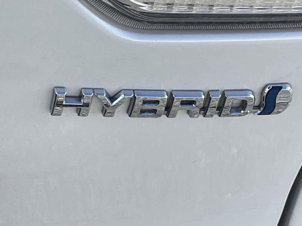 used 2017 Toyota Highlander Hybrid car, priced at $19,452