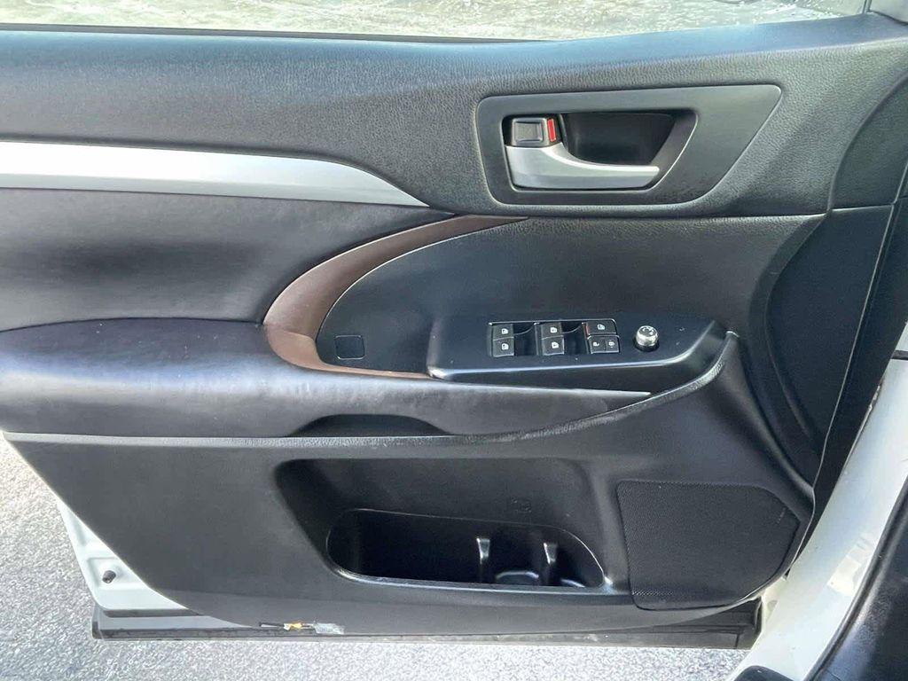 used 2017 Toyota Highlander Hybrid car, priced at $19,452