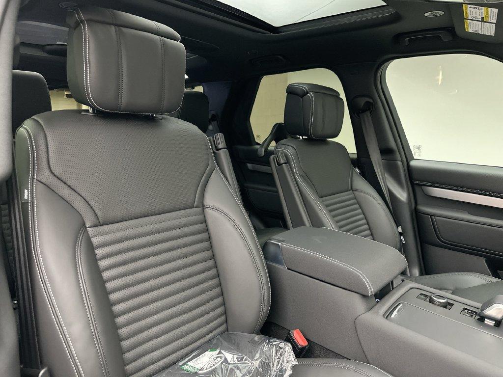 new 2026 Land Rover Discovery car, priced at $80,455