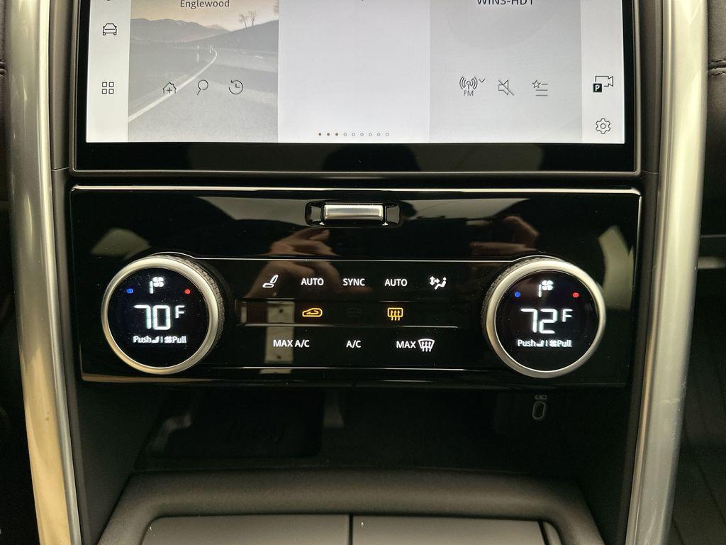 new 2026 Land Rover Discovery car, priced at $68,626