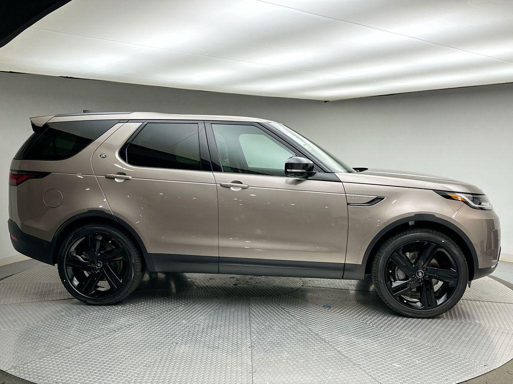 new 2026 Land Rover Discovery car, priced at $68,626