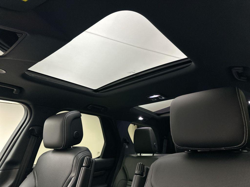 new 2026 Land Rover Discovery car, priced at $68,626
