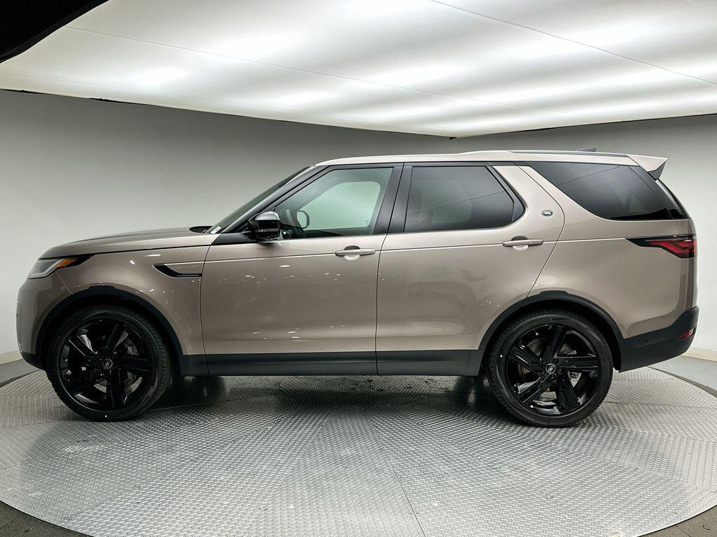 new 2026 Land Rover Discovery car, priced at $68,626