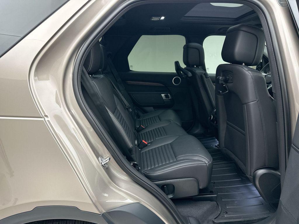 new 2026 Land Rover Discovery car, priced at $68,626