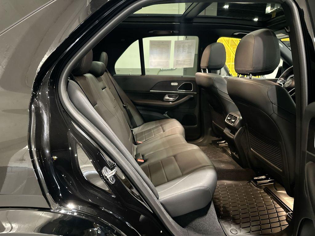 used 2025 Mercedes-Benz GLE 350 car, priced at $62,000