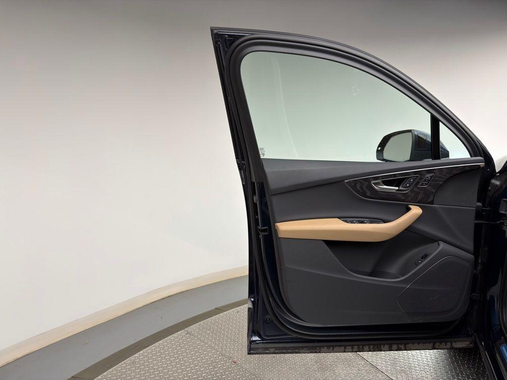 used 2025 Audi Q7 car, priced at $50,000