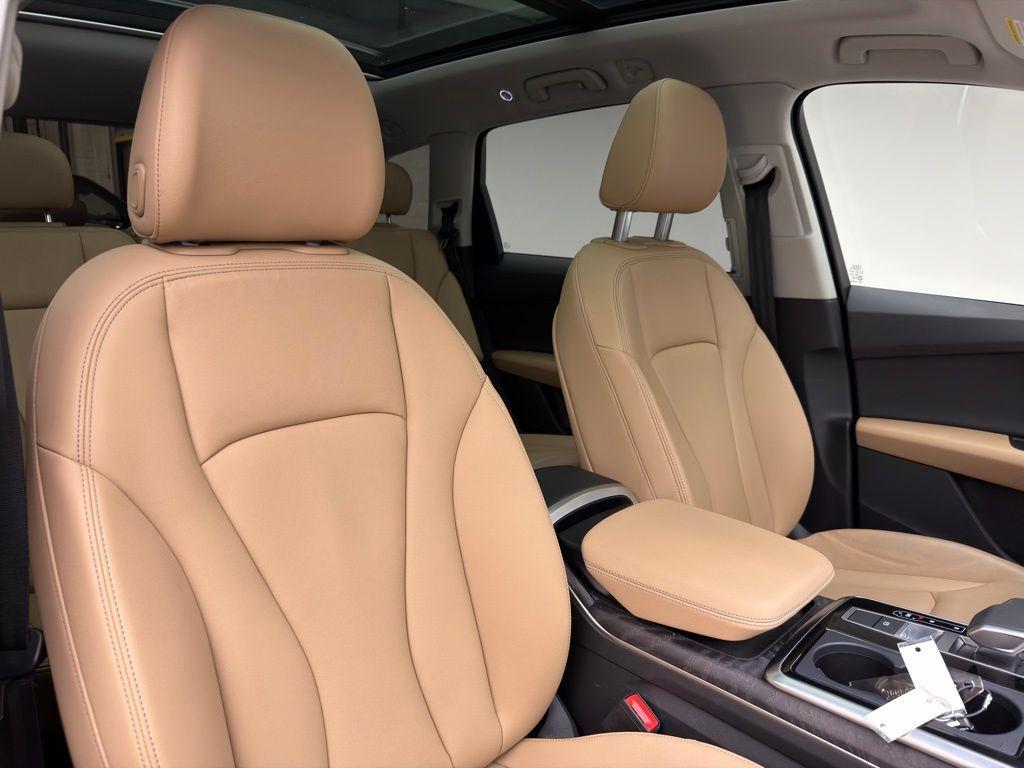 used 2025 Audi Q7 car, priced at $50,000