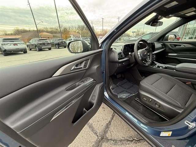 new 2026 Chevrolet Traverse car, priced at $40,795