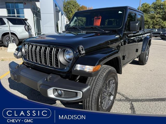 used 2024 Jeep Gladiator car, priced at $34,495