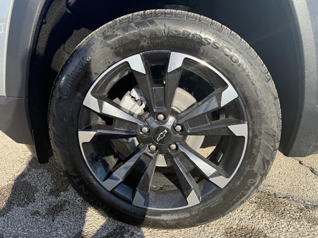 new 2026 Chevrolet Equinox car, priced at $39,090