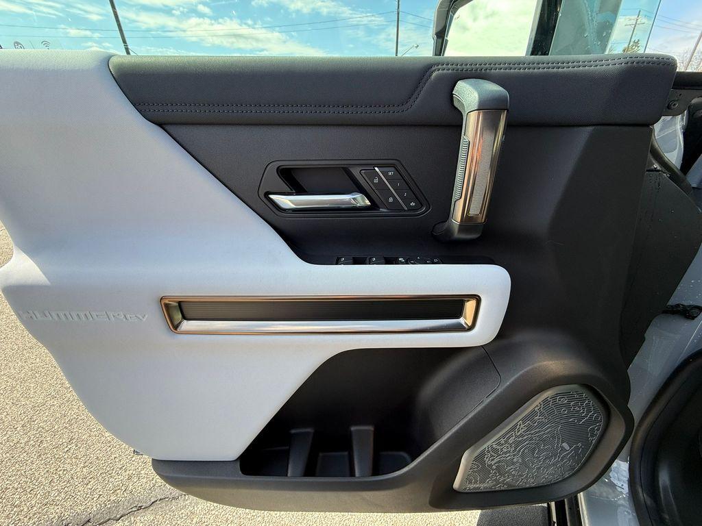 new 2025 GMC HUMMER EV SUV car, priced at $91,695