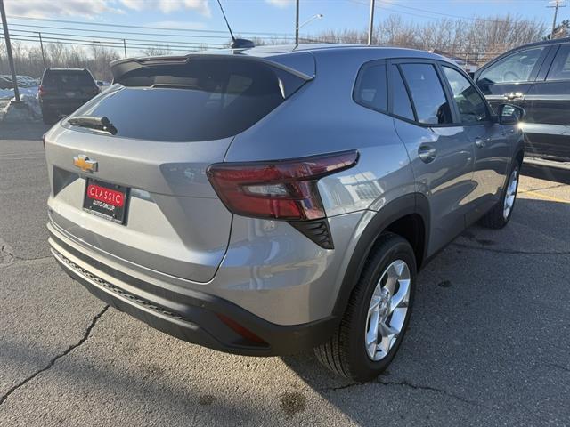 new 2026 Chevrolet Trax car, priced at $25,125