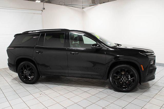 used 2025 Chevrolet Traverse car, priced at $50,886
