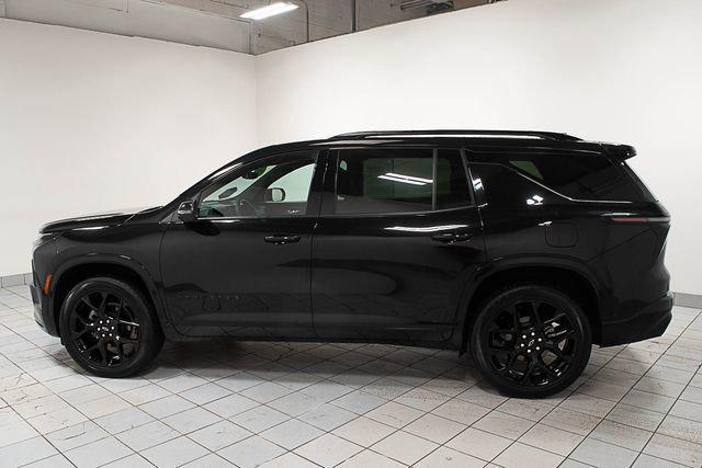 used 2025 Chevrolet Traverse car, priced at $50,886