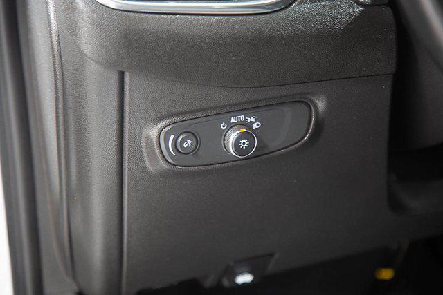 used 2024 Chevrolet Equinox car, priced at $22,986