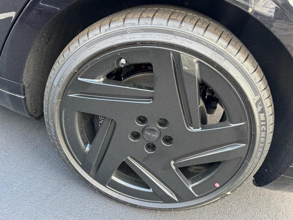 new 2026 Genesis G90 car, priced at $105,160