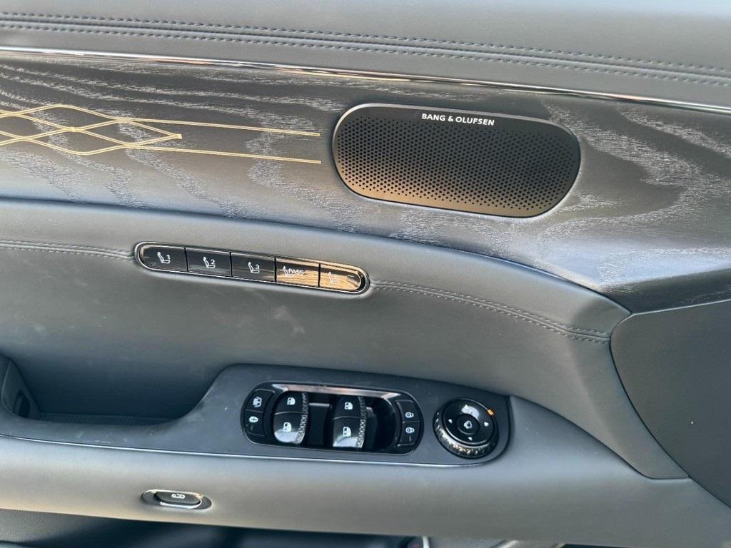 new 2026 Genesis G90 car, priced at $103,160