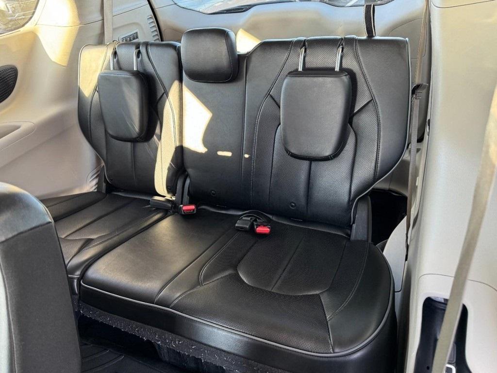 used 2019 Chrysler Pacifica car, priced at $12,915