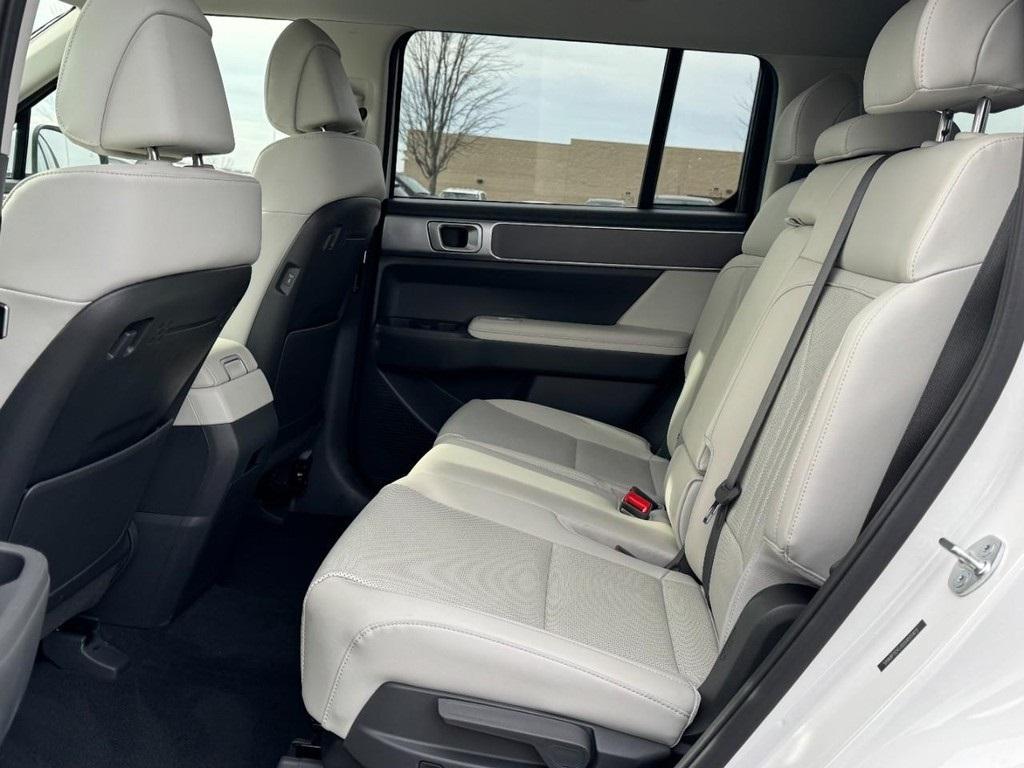 used 2025 Hyundai SANTA FE HEV car, priced at $33,977