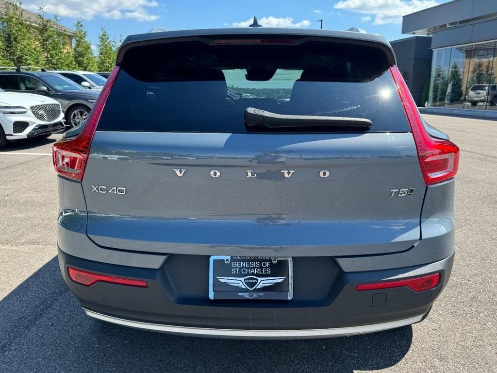 used 2022 Volvo XC40 car, priced at $25,994