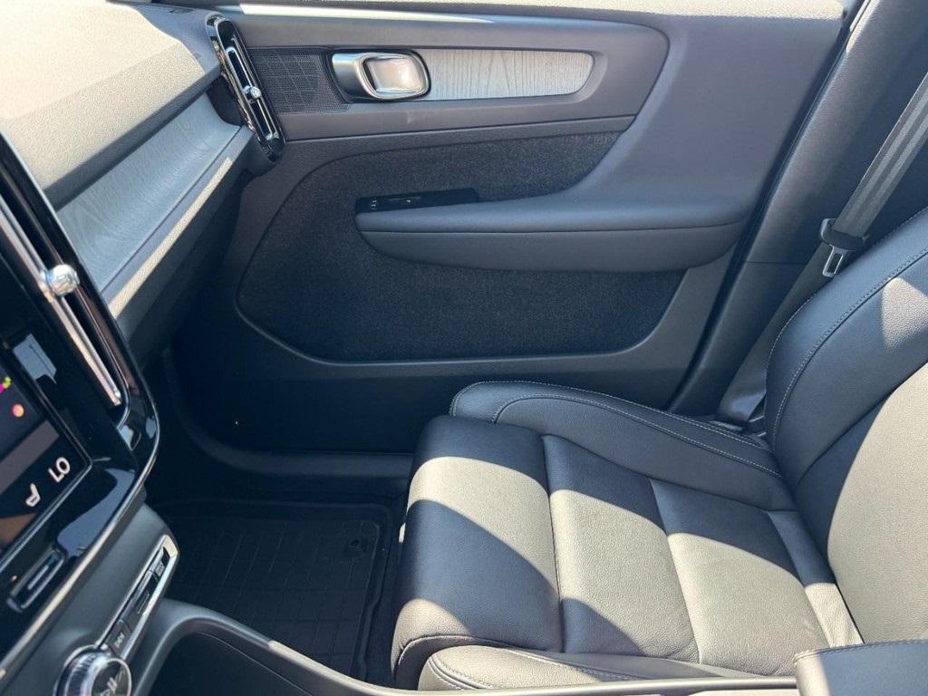 used 2022 Volvo XC40 car, priced at $25,994