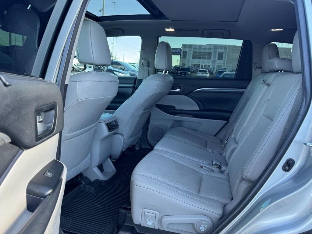 used 2018 Toyota Highlander car, priced at $17,777