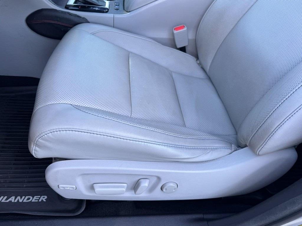 used 2018 Toyota Highlander car, priced at $17,777