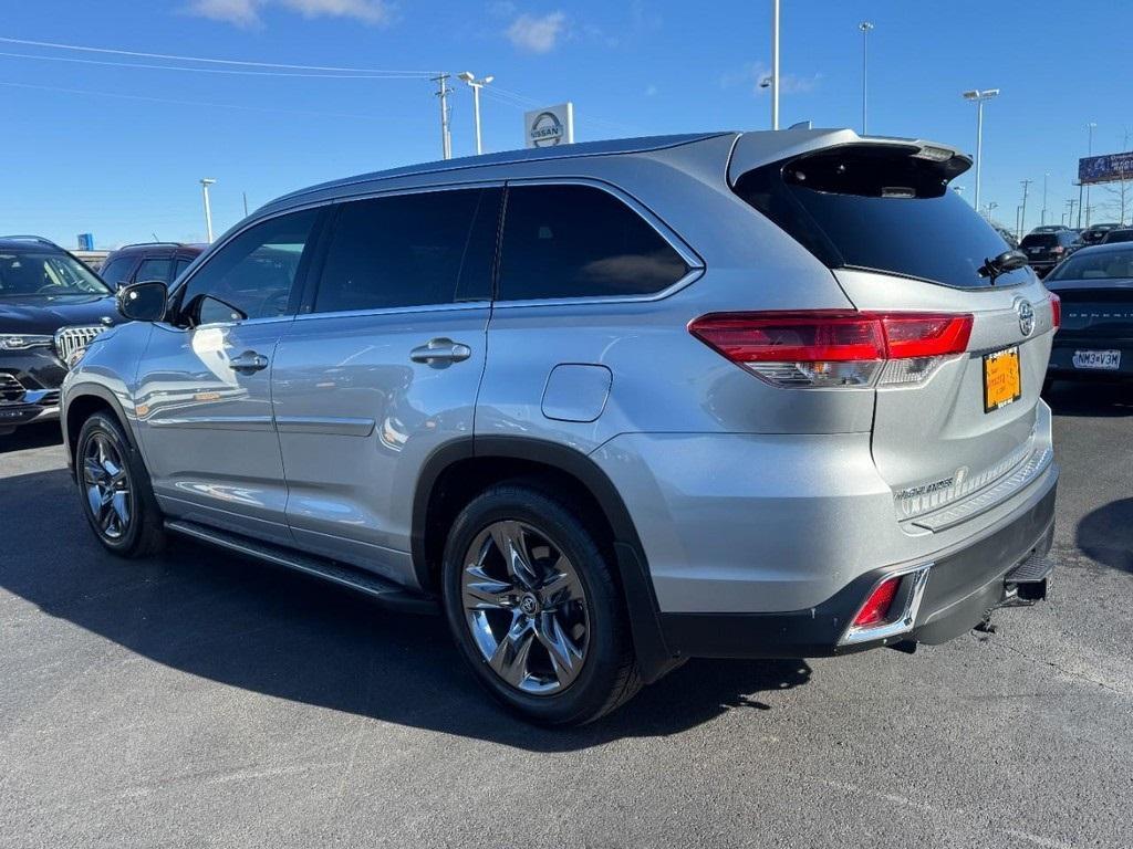 used 2018 Toyota Highlander car, priced at $17,777