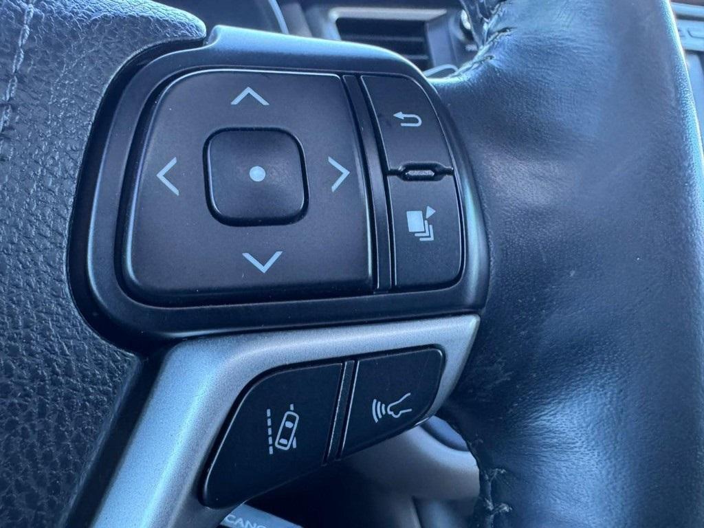 used 2018 Toyota Highlander car, priced at $17,777