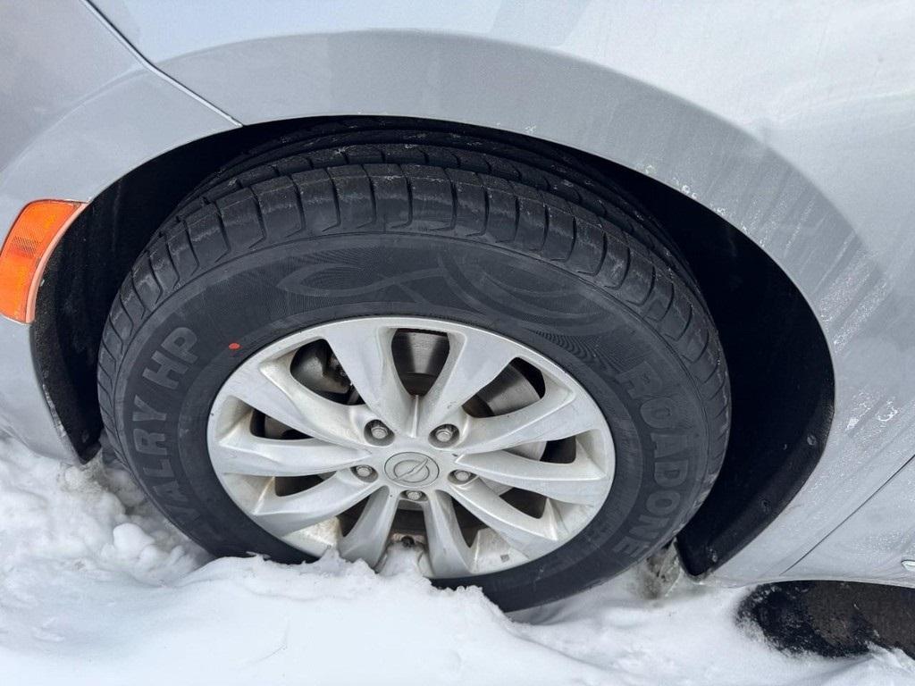 used 2018 Chrysler Pacifica car, priced at $11,826