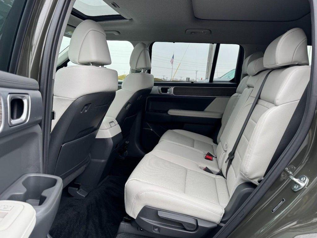 used 2025 Hyundai Santa Fe car, priced at $37,777