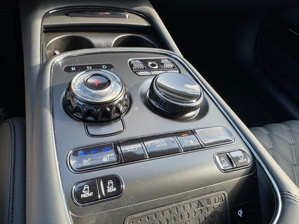 new 2026 Genesis G90 car, priced at $103,160