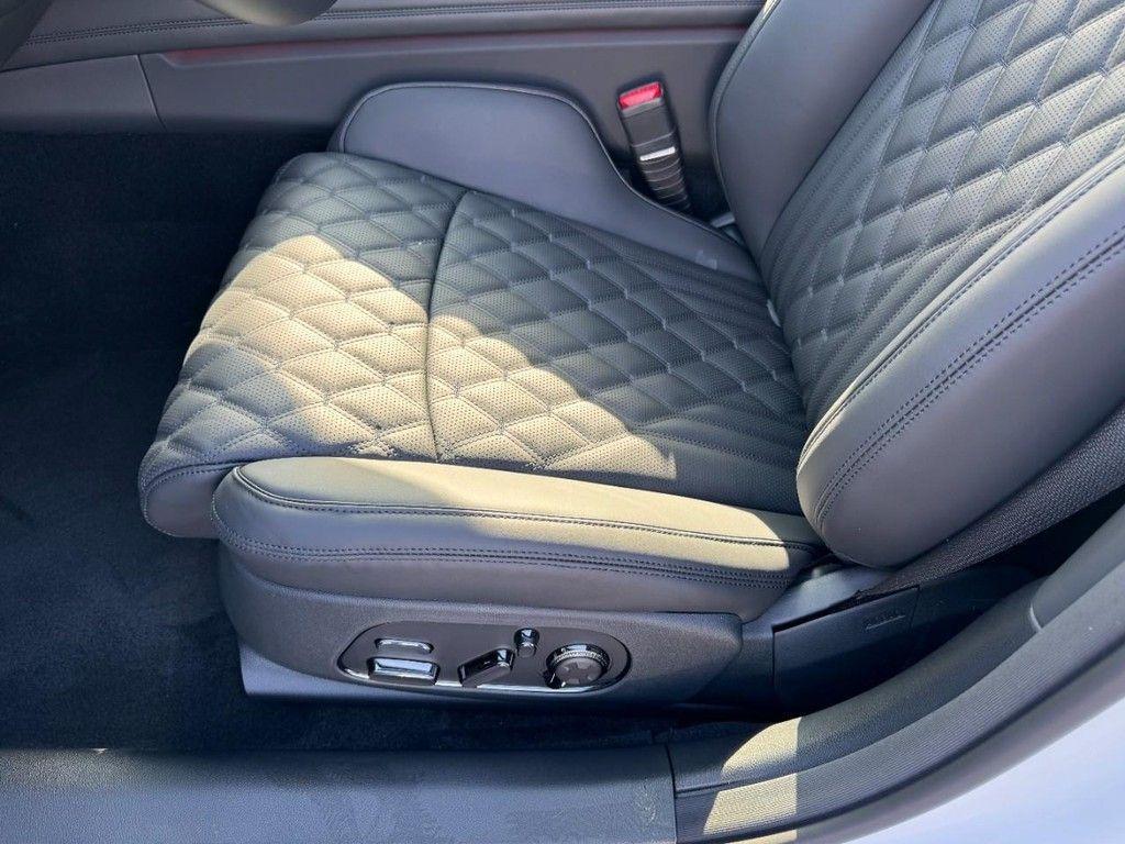 new 2026 Genesis G90 car, priced at $103,160