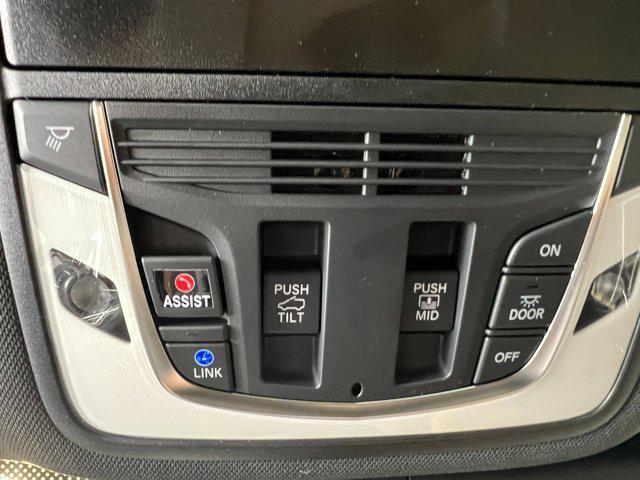 new 2025 Acura RDX car, priced at $46,050