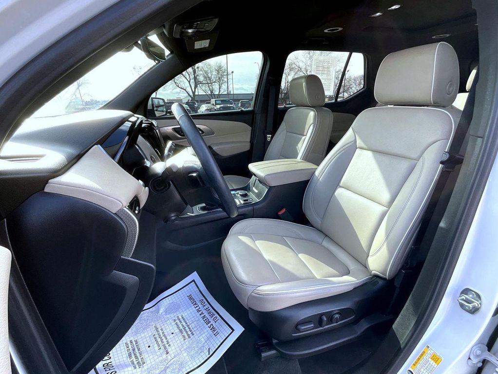 used 2023 Chevrolet Traverse car, priced at $37,556