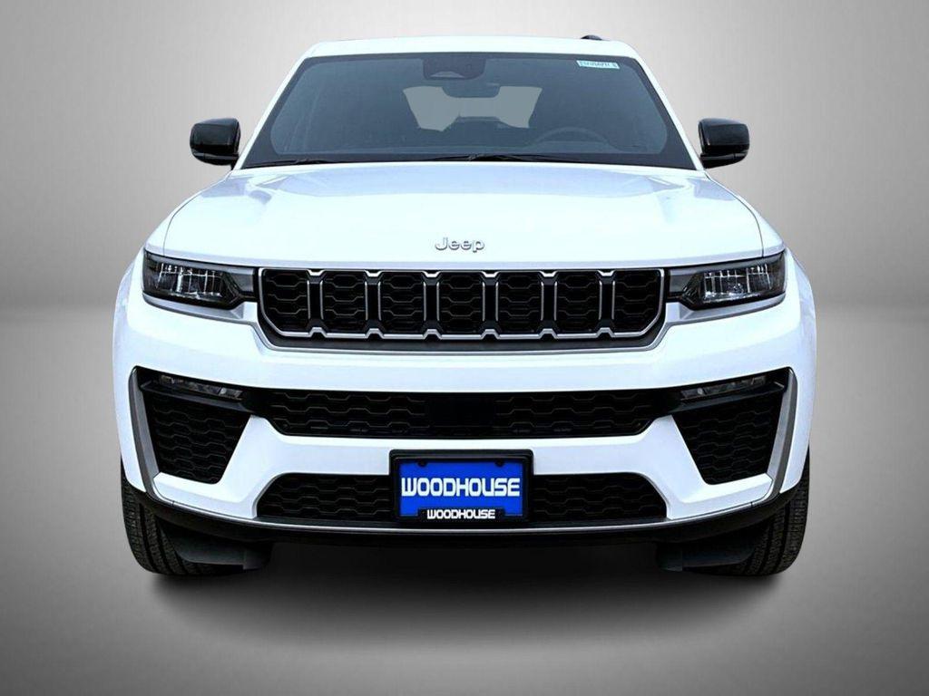 new 2026 Jeep Grand Cherokee car, priced at $42,989