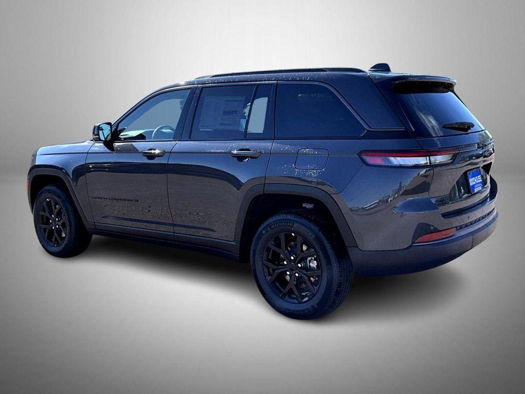 new 2026 Jeep Grand Cherokee car, priced at $40,303