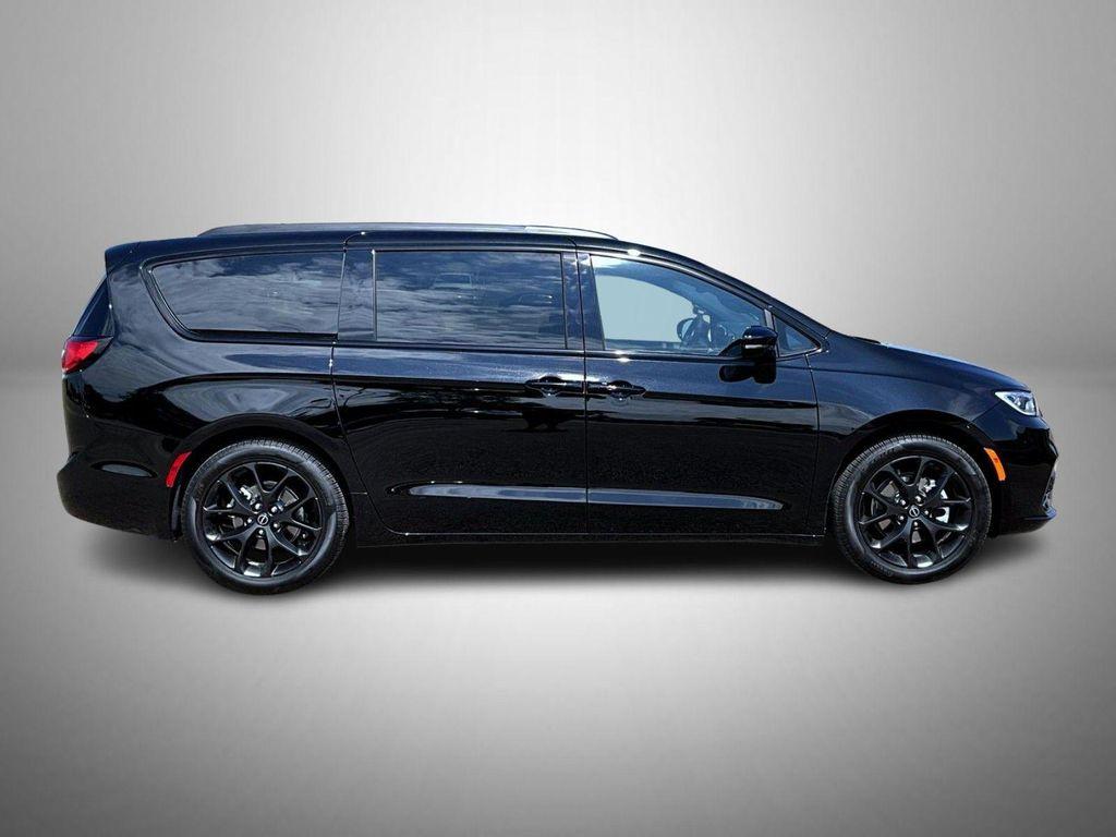 new 2026 Chrysler Pacifica car, priced at $45,559