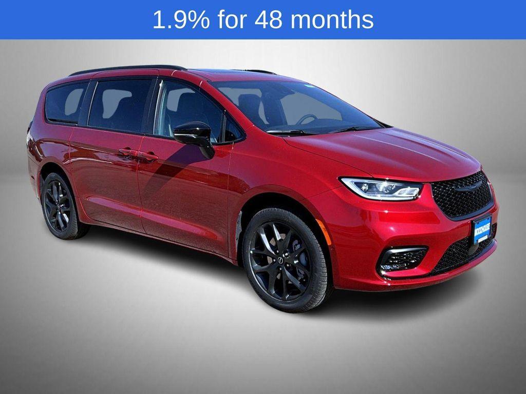 new 2026 Chrysler Pacifica car, priced at $51,088