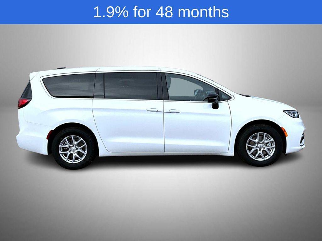 new 2026 Chrysler Pacifica car, priced at $37,998