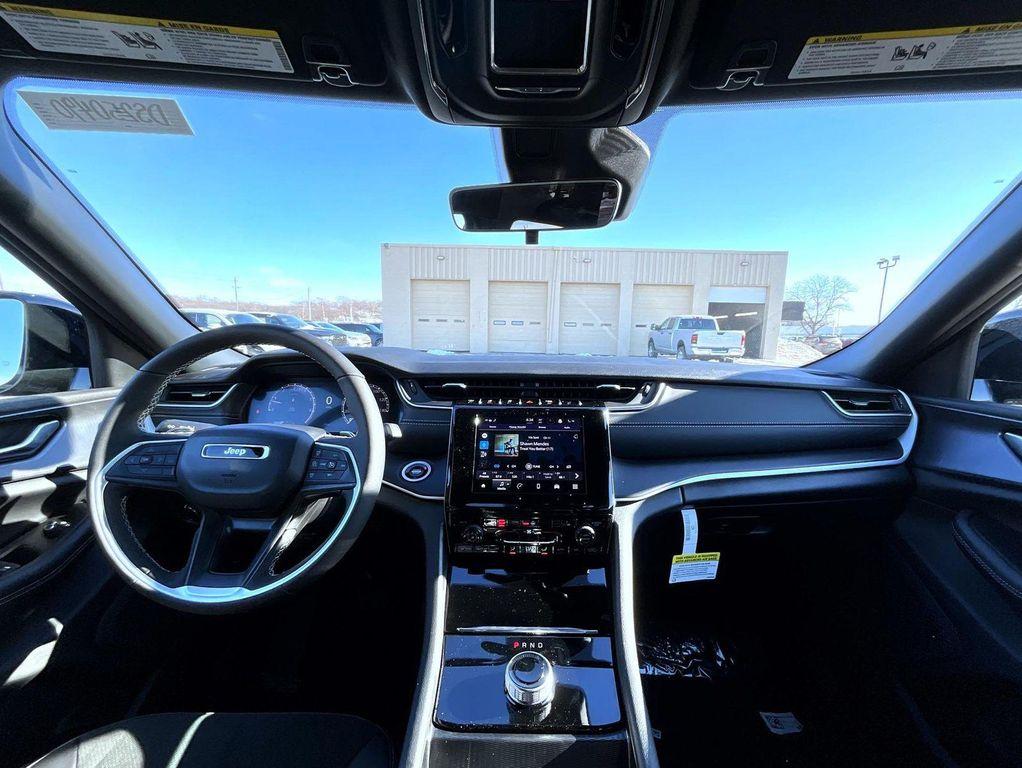 new 2025 Jeep Grand Cherokee car, priced at $39,409